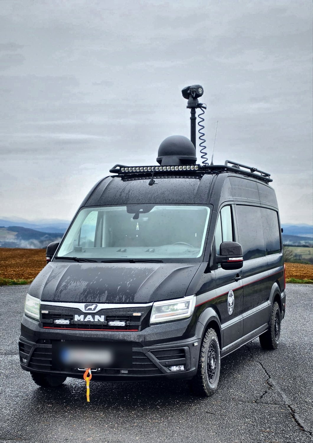 C2 Defender — Mast and radome deployed